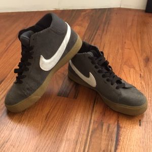 Nike mid sneakers